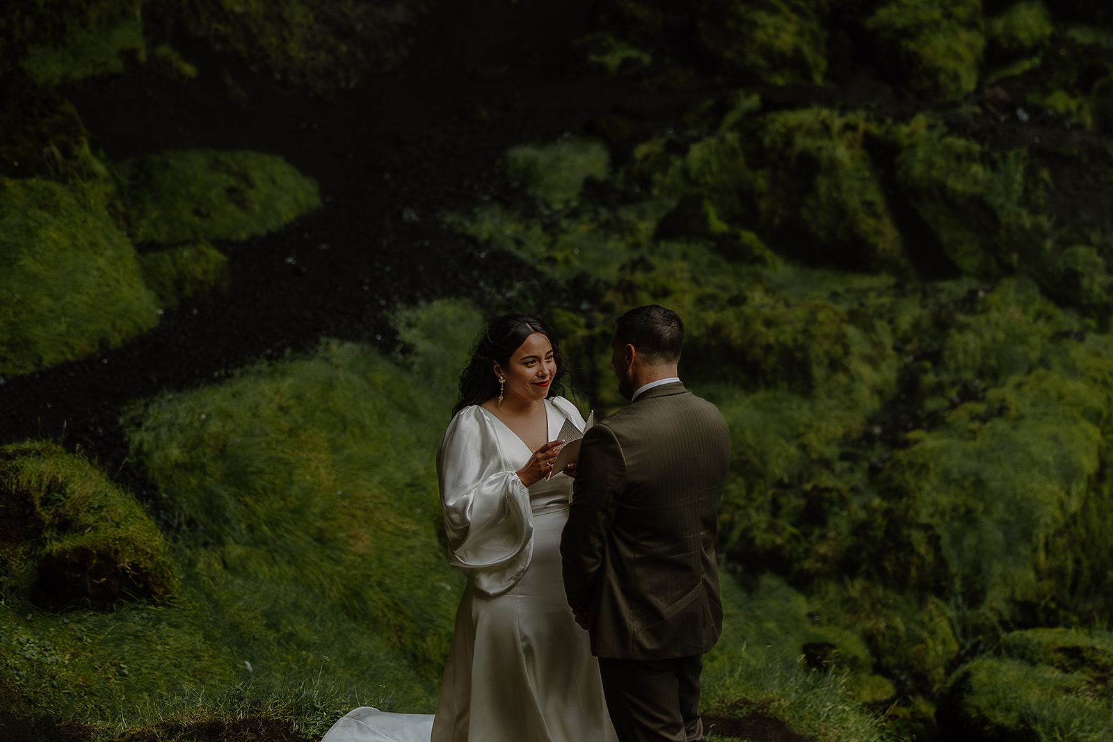 Kvernufoss iceland elopement