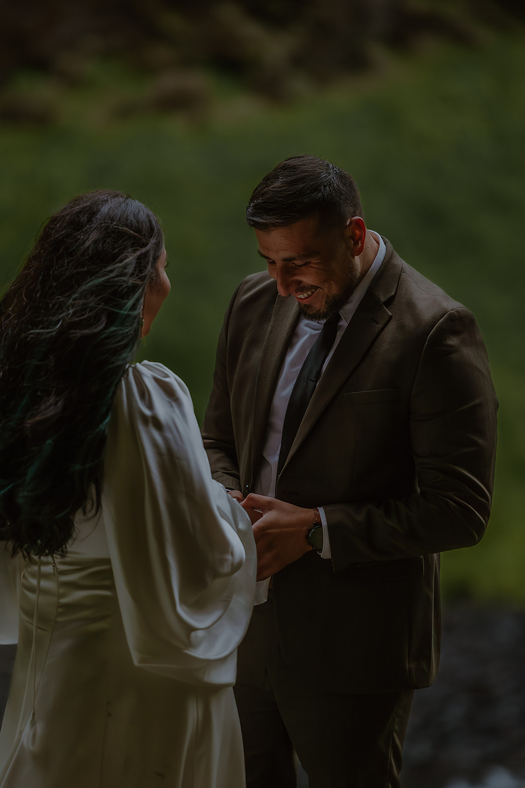 Kvernufoss iceland elopement