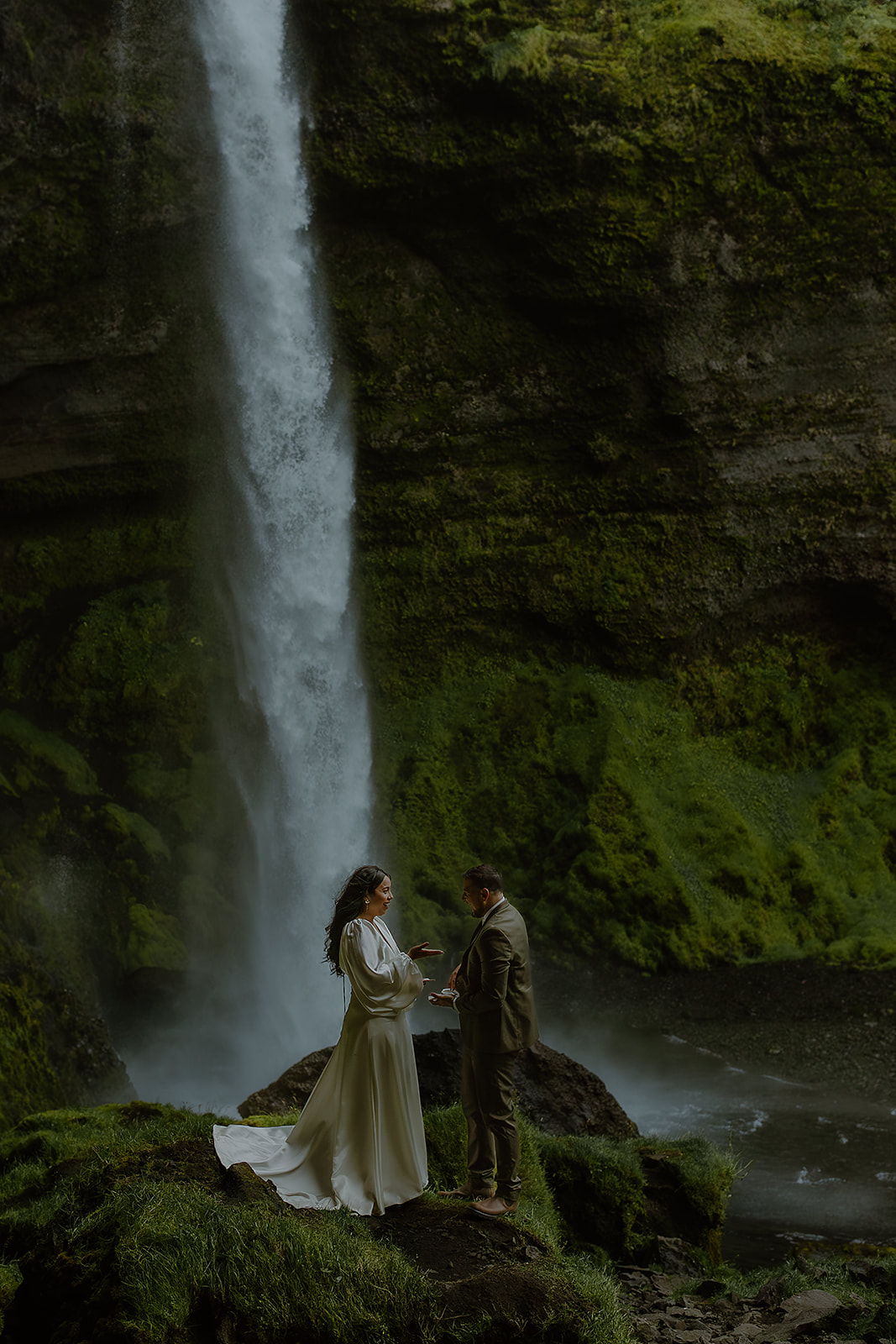 Kvernufoss iceland elopement